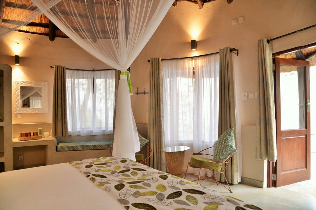 KARIBA SAFARI LODGE