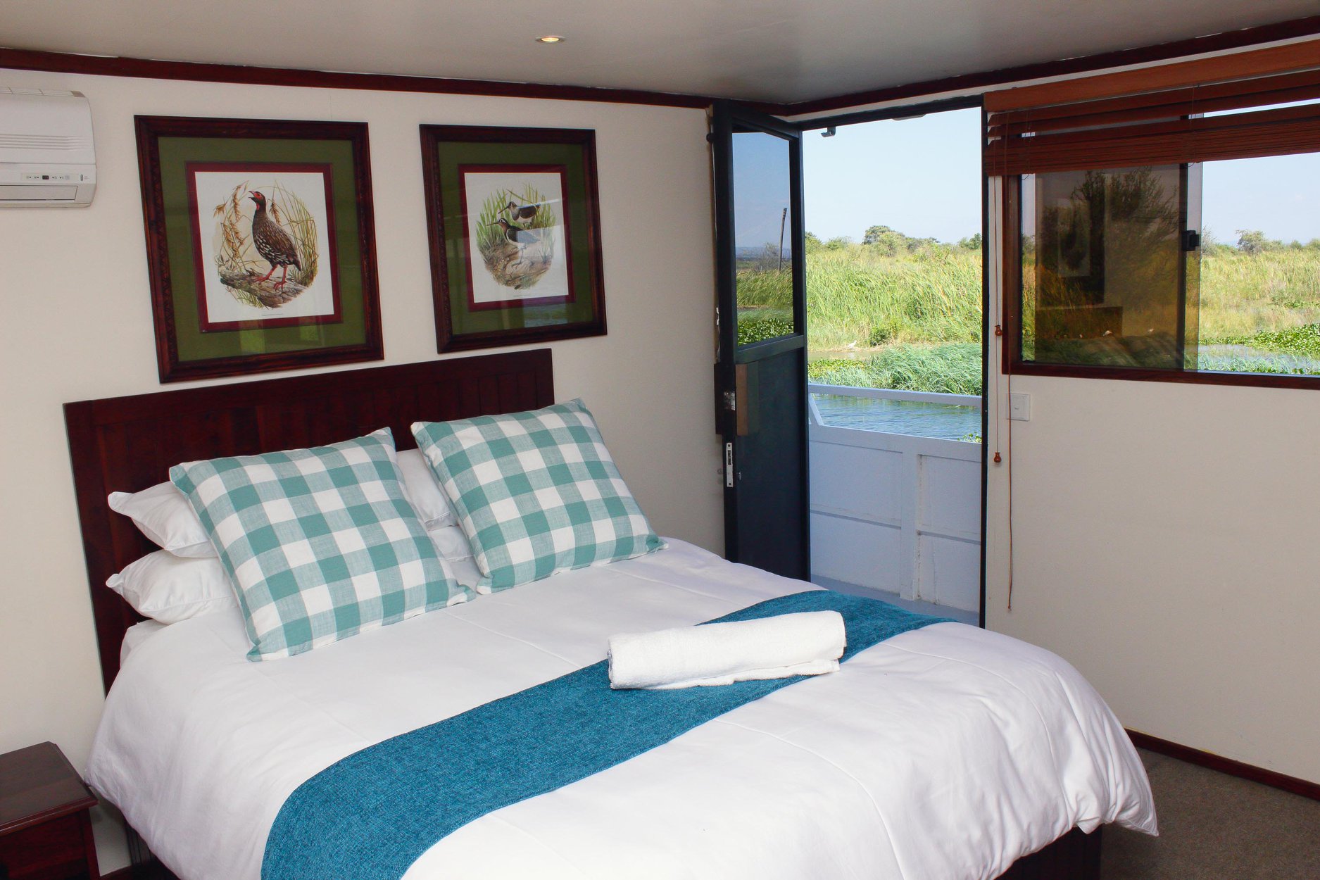 Catalina Houseboat rooms