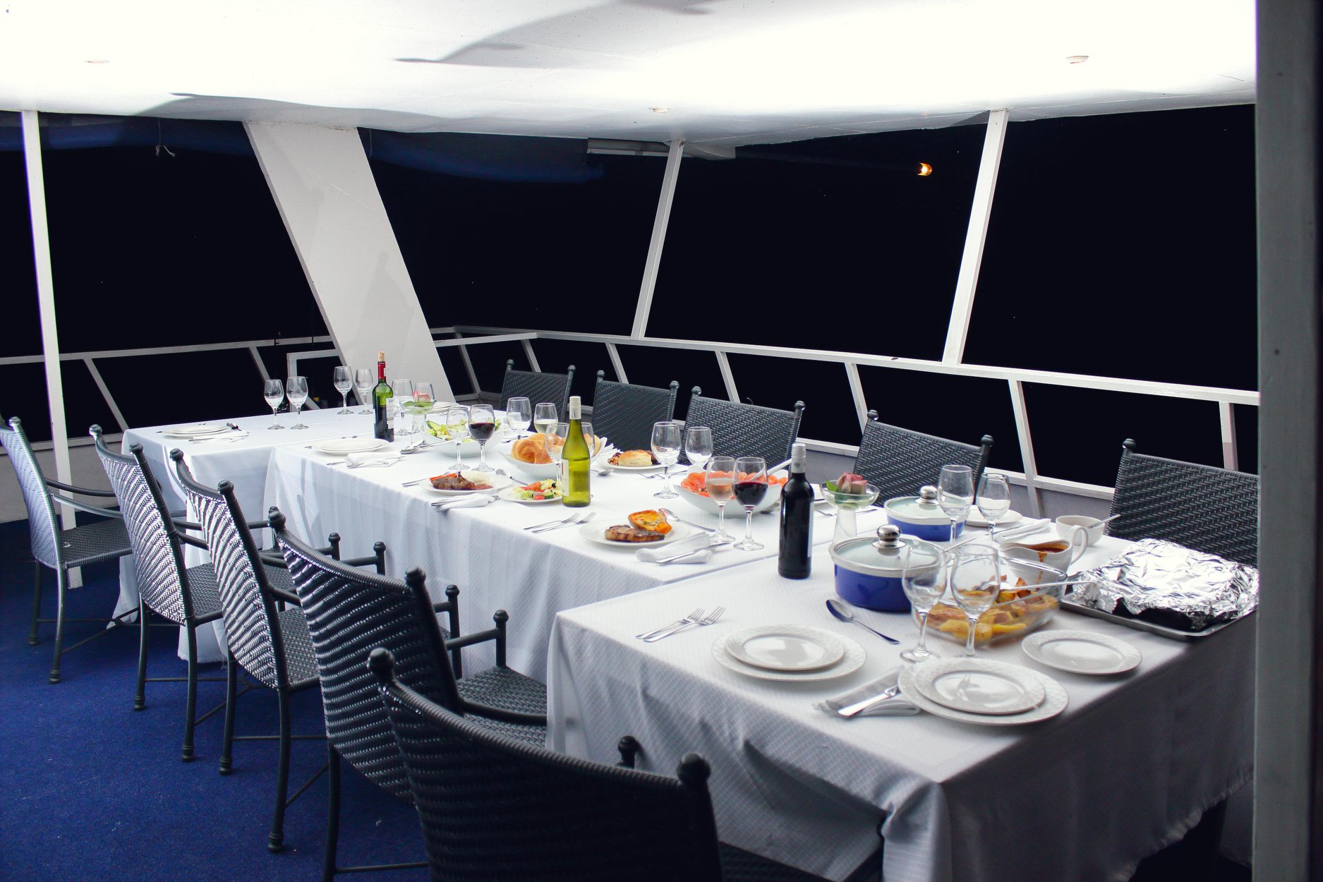 Catalina Houseboat dining area